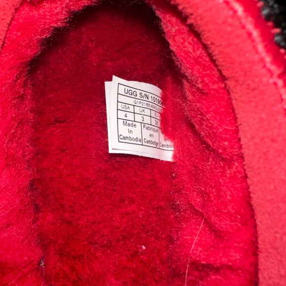 Ugg Tasman Slippers - Picture 7 of 7